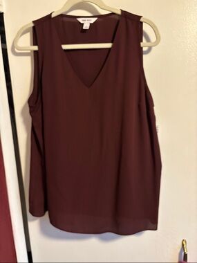 Nine West Sleeveless V-Neck Camisole - Burgundy